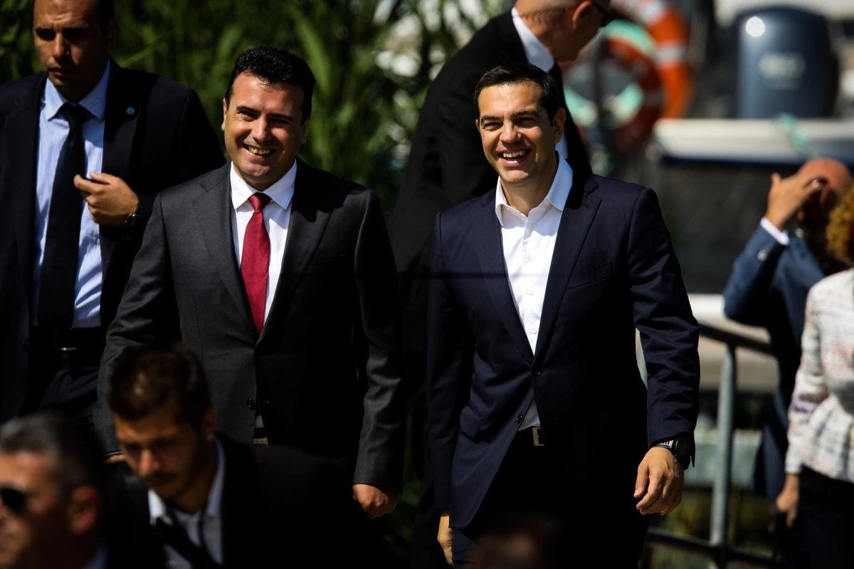 Συγχαρητήρια Τσίπρα σε Ζάεφ για την αναθεώρηση του Συντάγματος της ΠΓΔΜ